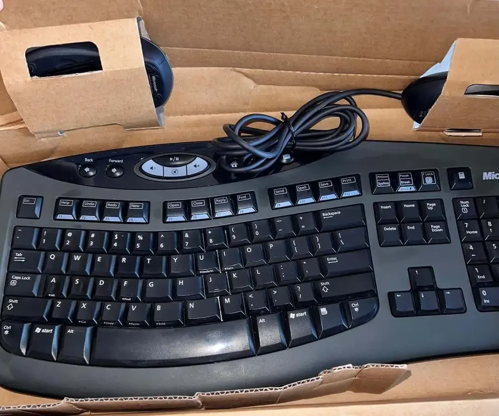 Microsoft Wireless Desktop 3000 Keyboard and Mouse Set
